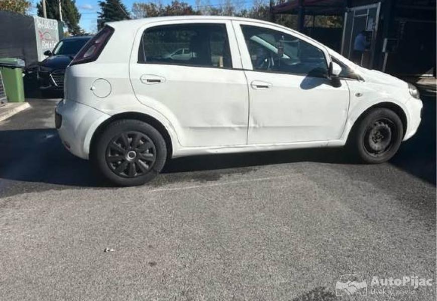 fiat_punto_evo_13_mjet_3_polovni_automobili_autopijac.rs