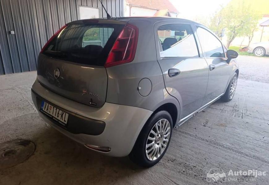 grande_punto_2011god_13_mjt_4_polovni_automobili_autopijac.rs