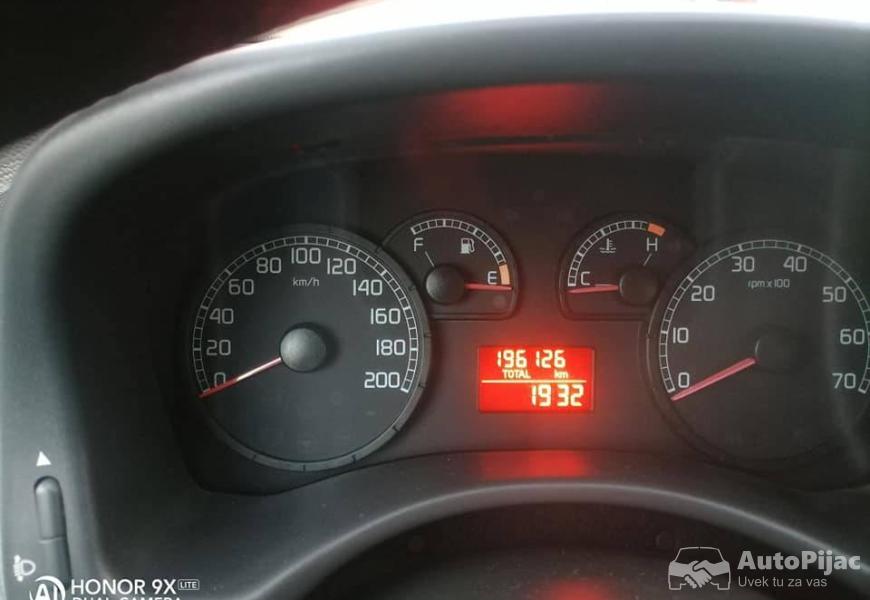 fijat_punto_12_benzinac_13_polovni_automobili_autopijac.rs