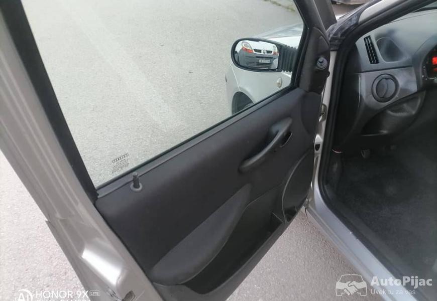fijat_punto_12_benzinac_7_polovni_automobili_autopijac.rs