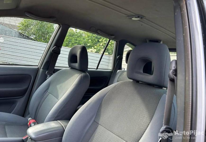 toyota_rav4_20d_4x4_2003god_reg_72026_9_polovni_automobili_autopijac.rs
