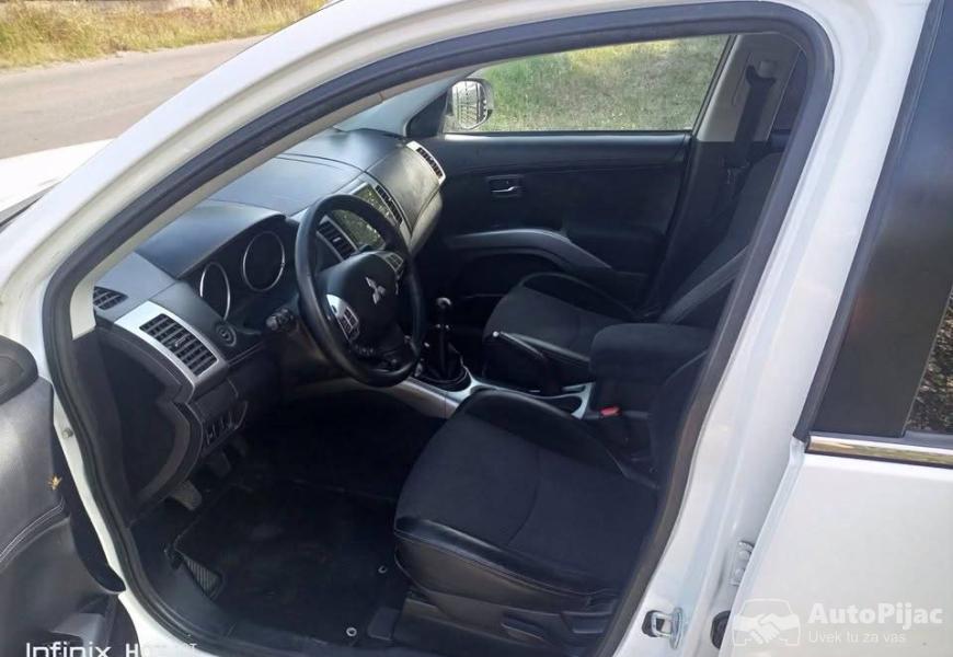 prodajem_mitsubishi_outlander_20_benzin_12_polovni_automobili_autopijac.rs