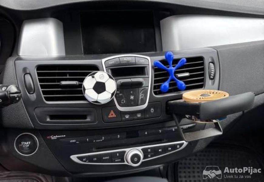 laguna_3_7_polovni_automobili_autopijac.rs