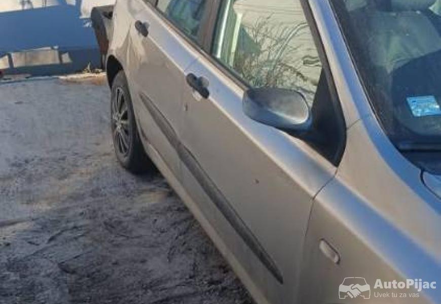 stilo_19jtd_2003god_odjavljen_istekla_reg_moze_zam_3_polovni_automobili_autopijac.rs