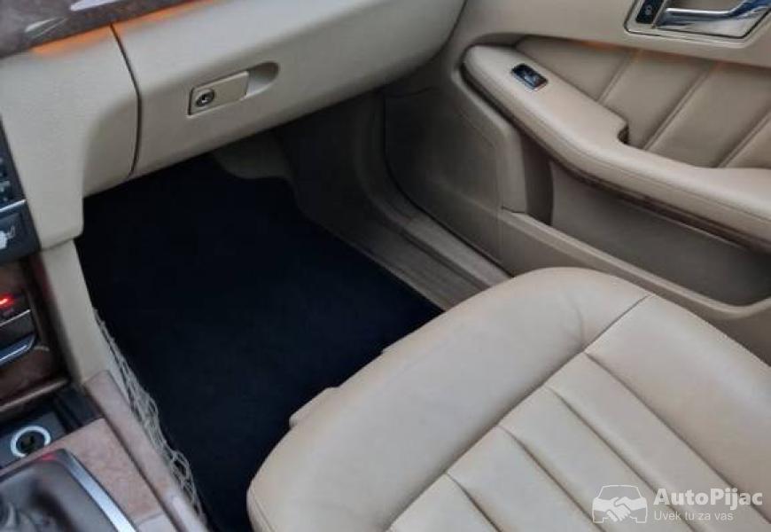 2011_mercedesbenz_eclass_11_polovni_automobili_autopijac.rs