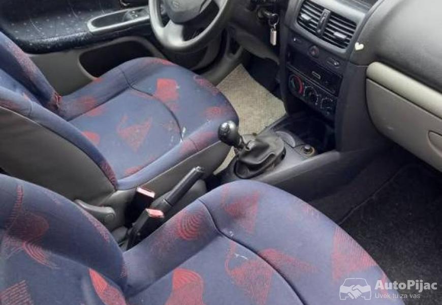 na_prodaju_reno_clio_15_dci_2001_10_polovni_automobili_autopijac.rs