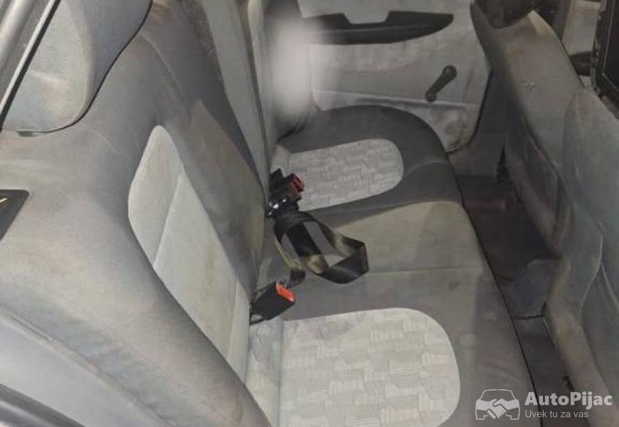 skoda_fabia_14_benzin_2002_8_polovni_automobili_autopijac.rs
