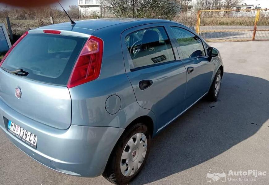 2011_fiat_grandepunto13multijet75ks_3_polovni_automobili_autopijac.rs