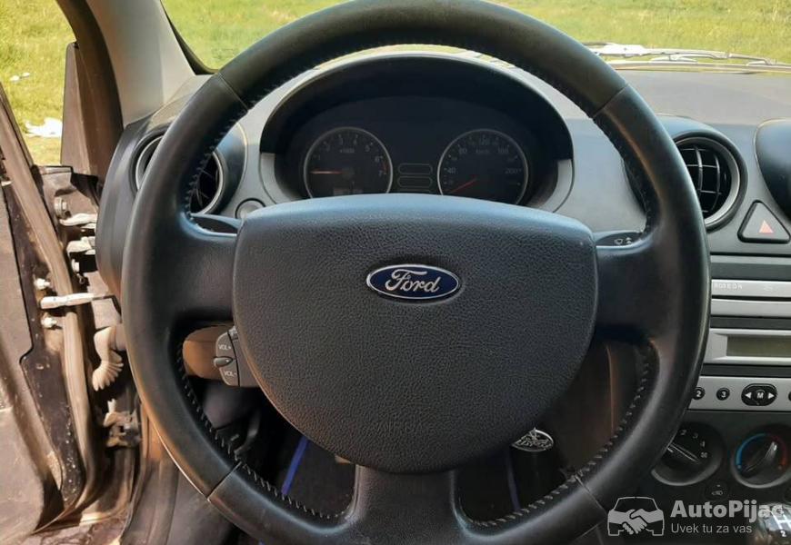 ford_fiesta_2004god_samo_1100_eura_125_benzin5_vra_7_polovni_automobili_autopijac.rs