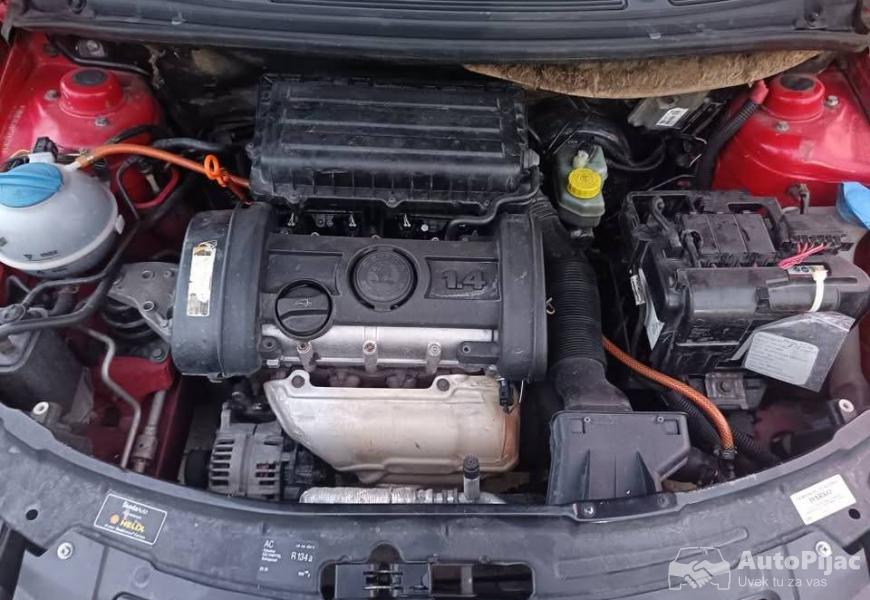 skoda_roomster_14_benzin_6_polovni_automobili_autopijac.rs