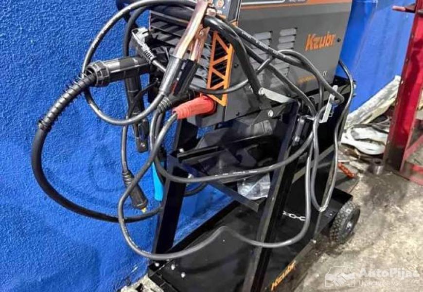 kzubr_komoleti_za_varioce_sada_na_stanju_opremi_se_1_polovni_automobili_autopijac.rs