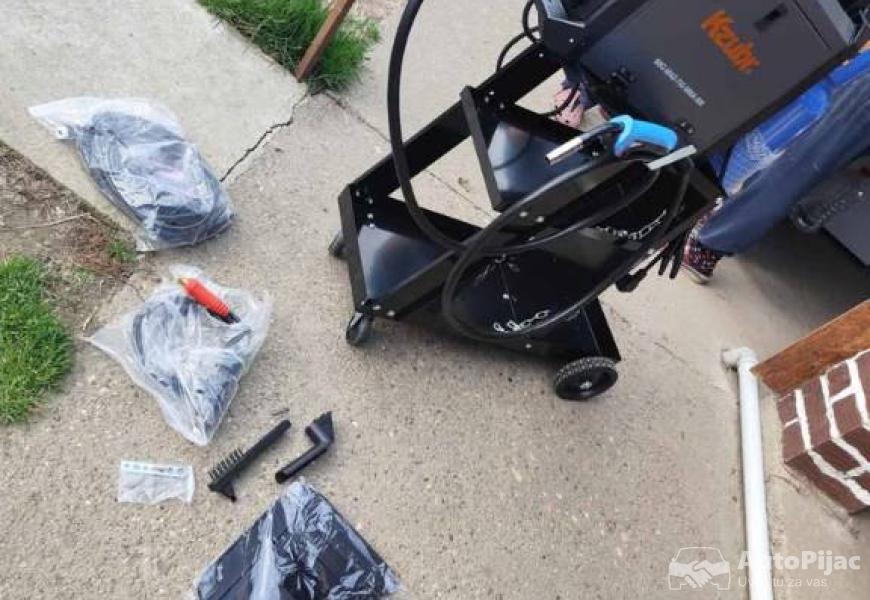 kzubr_komoleti_za_varioce_sada_na_stanju_opremi_se_2_polovni_automobili_autopijac.rs
