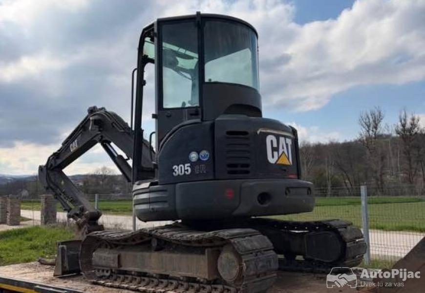 cat_305cr_3_polovni_automobili_autopijac.rs