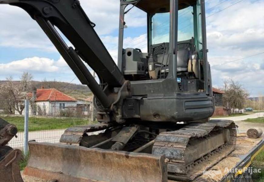 cat_305cr_4_polovni_automobili_autopijac.rs