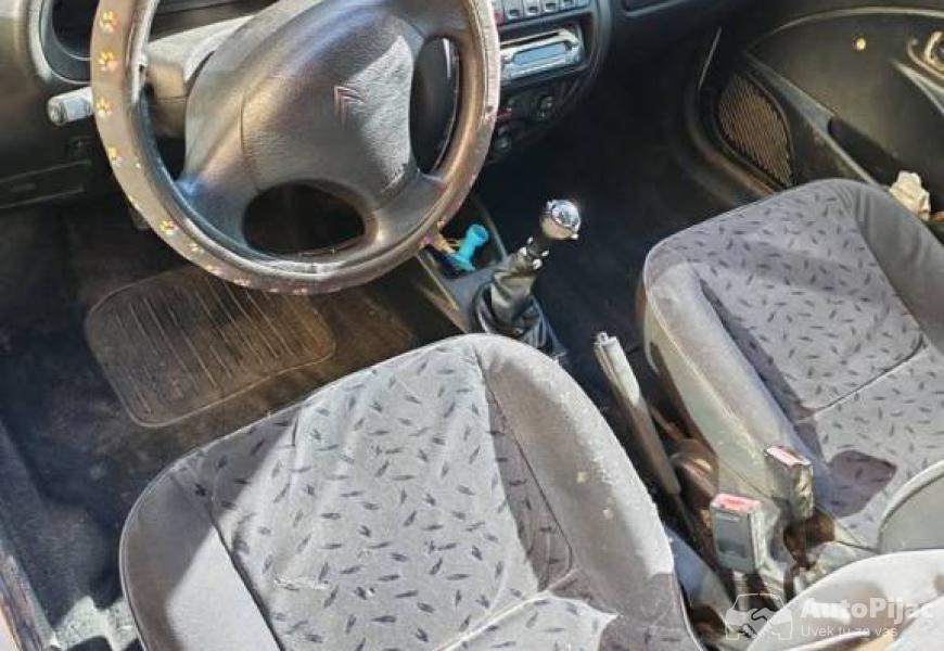 citroen_saxo_4_polovni_automobili_autopijac.rs