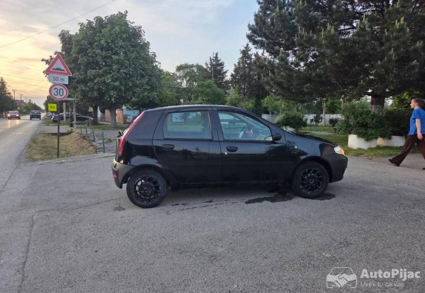 na_prodaju_fiat_punto_2010_god_reg_do_10022027_4_polovni_automobili_autopijac.rs