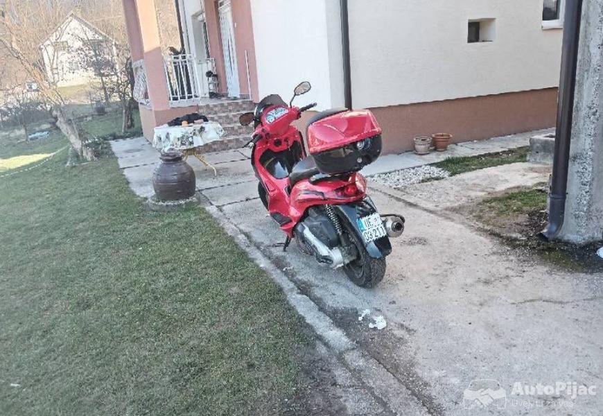 piaggo_beverly_500_2_polovni_automobili_autopijac.rs