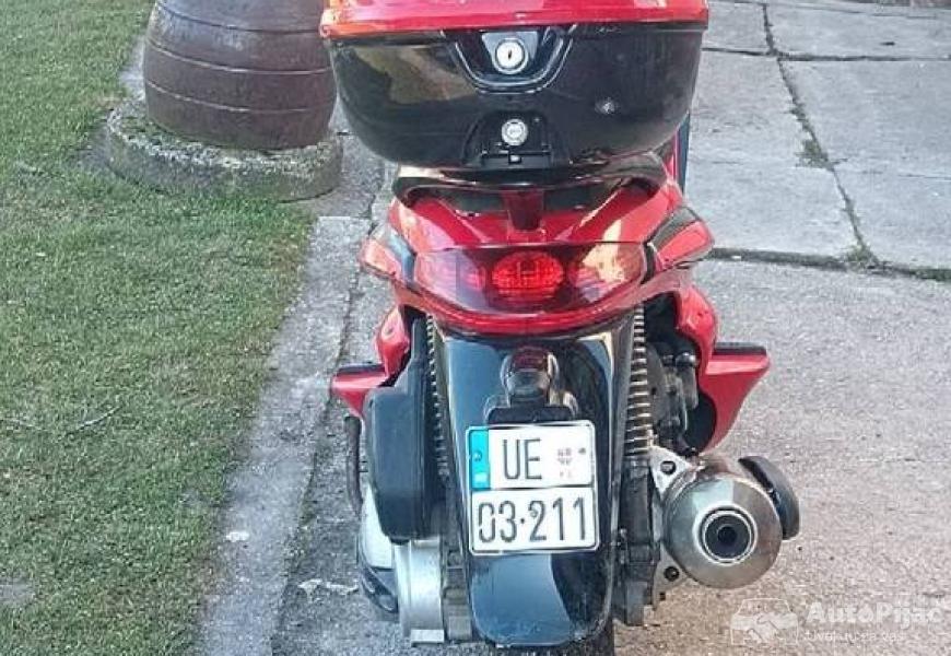 piaggo_beverly_500_3_polovni_automobili_autopijac.rs