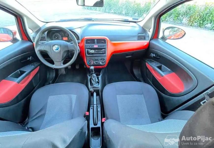 fiat_grande_punto_12_8v_7_polovni_automobili_autopijac.rs