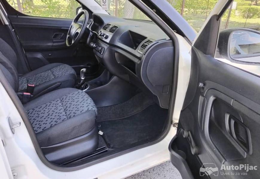 skoda_roomster_12_plin_15_polovni_automobili_autopijac.rs