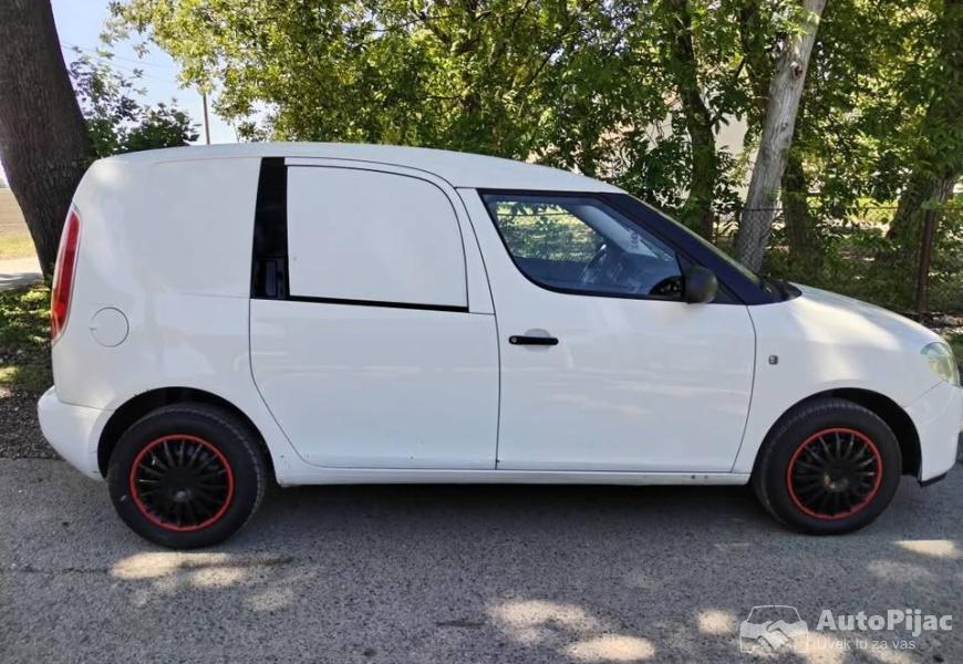 skoda_roomster_12_plin_5_polovni_automobili_autopijac.rs