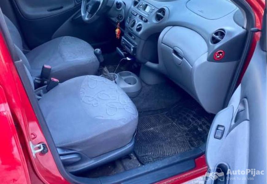 yaris_10_10_polovni_automobili_autopijac.rs
