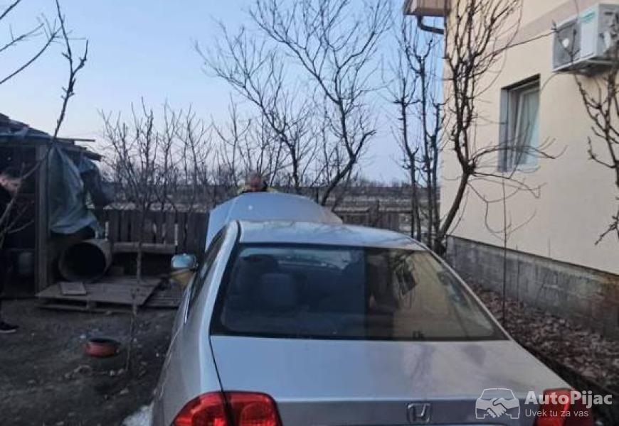 honda_civic_16_7_polovni_automobili_autopijac.rs