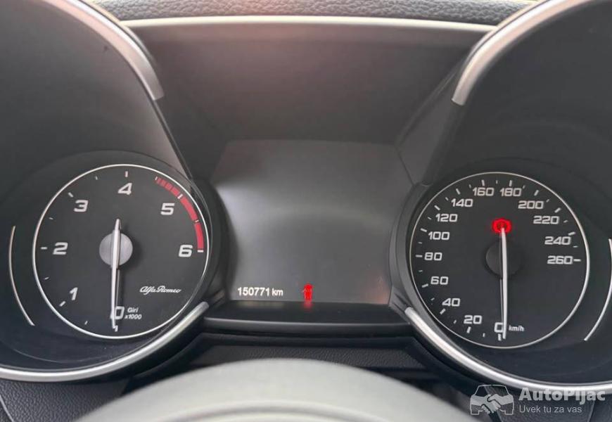 alfa_giullia_202120_22_dizel_190ks_moze_zamena_8_polovni_automobili_autopijac.rs