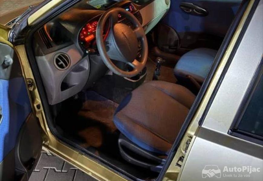 fiat_punto_12el_5_polovni_automobili_autopijac.rs