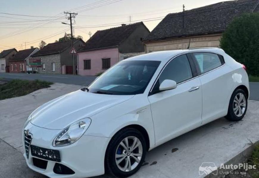 2013_alfa_romeo_giulietta_4_polovni_automobili_autopijac.rs