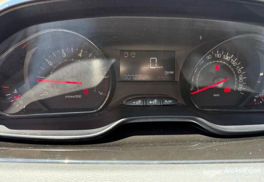 2015_peugeot_208_7_polovni_automobili_autopijac.rs
