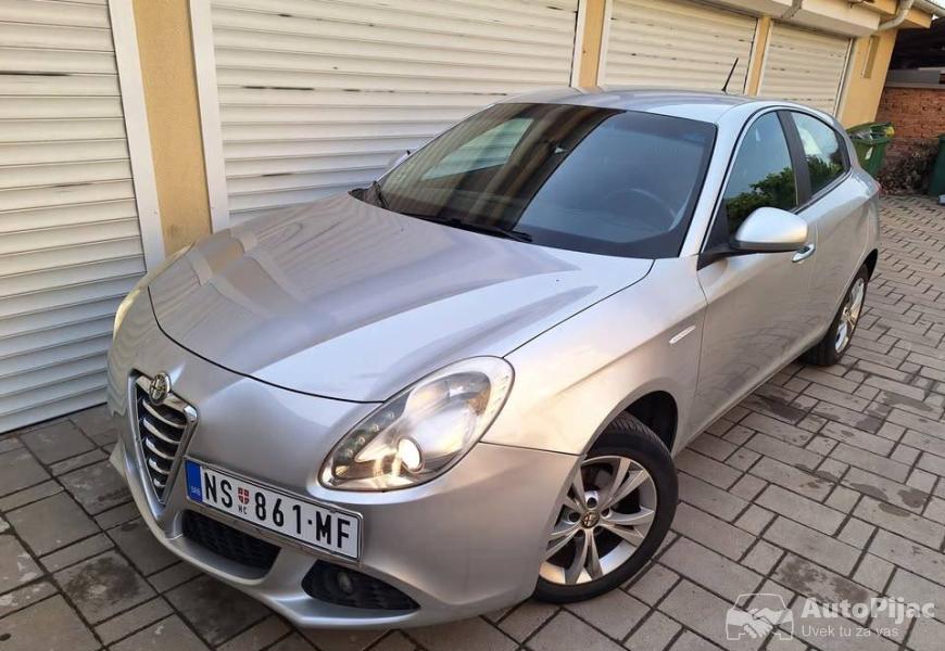 2011_alfa_romeo_gulietta_12_polovni_automobili_autopijac.rs