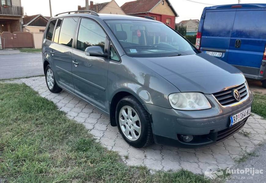 volkswagen_touran_3_polovni_automobili_autopijac.rs