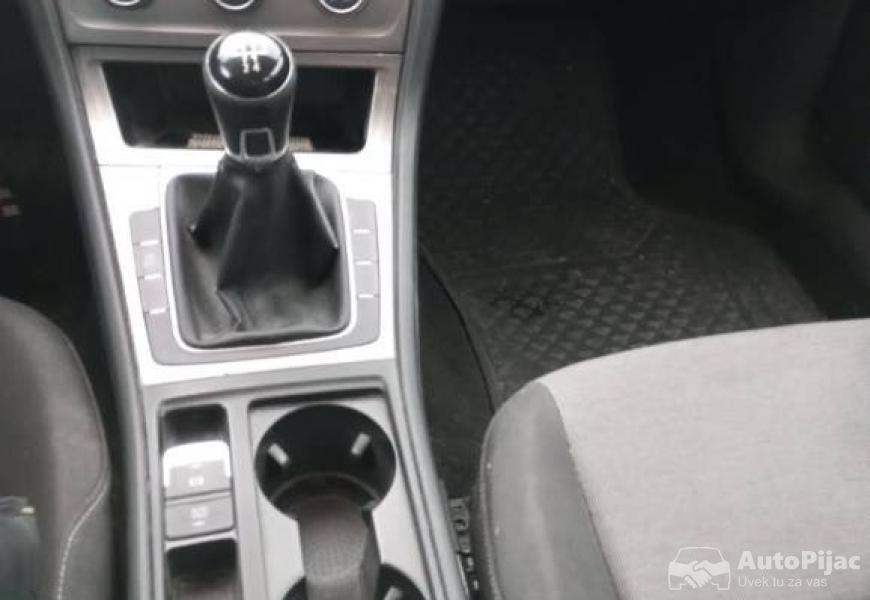 2014_volkswagen_golf_12_polovni_automobili_autopijac.rs