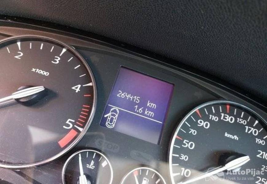 2008_renault_laguna_2_polovni_automobili_autopijac.rs