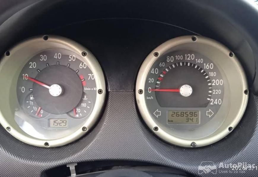 2000_volkswagen_polo_8_polovni_automobili_autopijac.rs