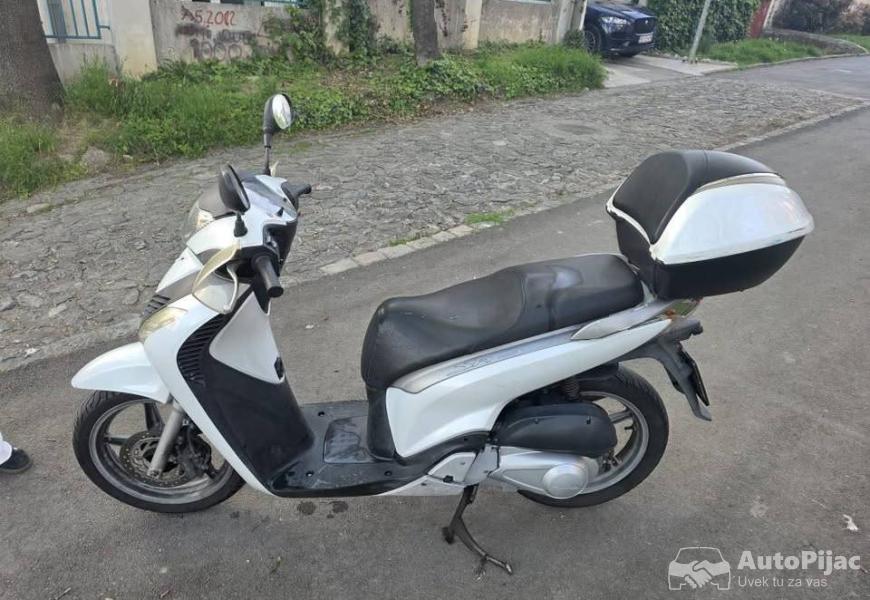 honda_sh_150i_3_polovni_automobili_autopijac.rs
