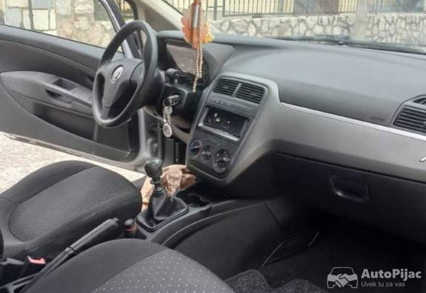 fijat_punto_12_benz_2007_god_12_polovni_automobili_autopijac.rs