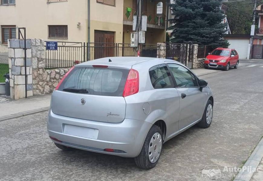fijat_punto_12_benz_2007_god_6_polovni_automobili_autopijac.rs