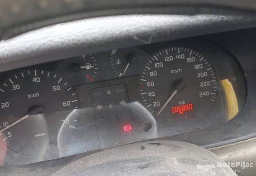 2000_renault_mgane_3_polovni_automobili_autopijac.rs