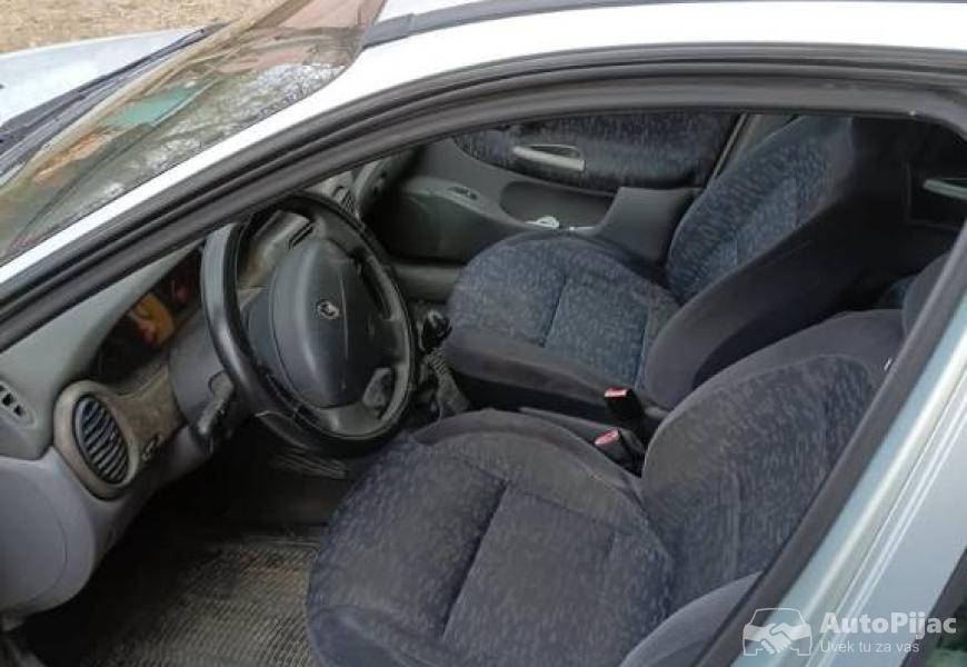 2000_renault_mgane_9_polovni_automobili_autopijac.rs
