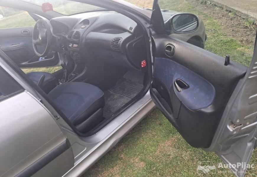 2001_pezo_206_8_polovni_automobili_autopijac.rs