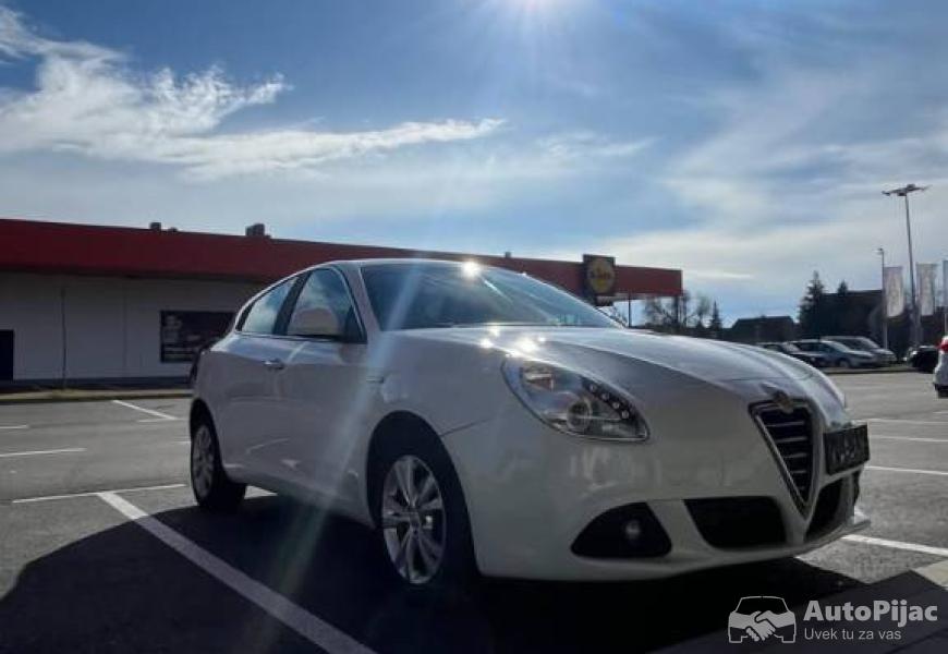 2012_alfa_romeo_giulietta_11_polovni_automobili_autopijac.rs