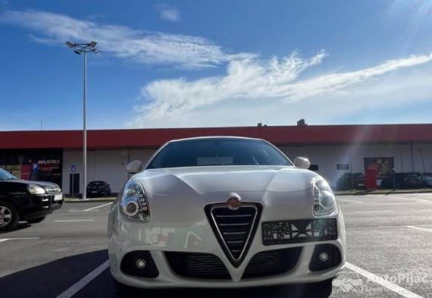 2012_alfa_romeo_giulietta_12_polovni_automobili_autopijac.rs