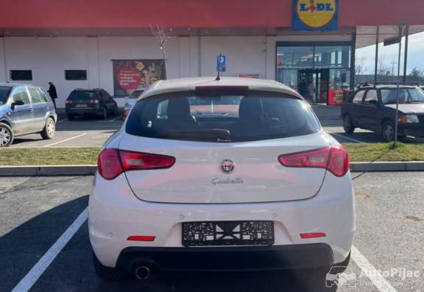 2012_alfa_romeo_giulietta_7_polovni_automobili_autopijac.rs