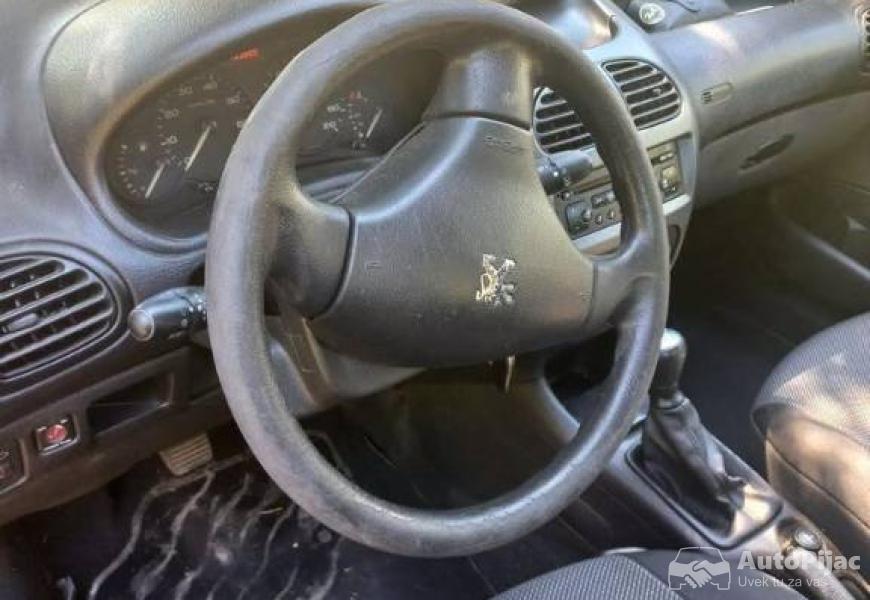 peugeot_206_14_crvene_boje_4_polovni_automobili_autopijac.rs