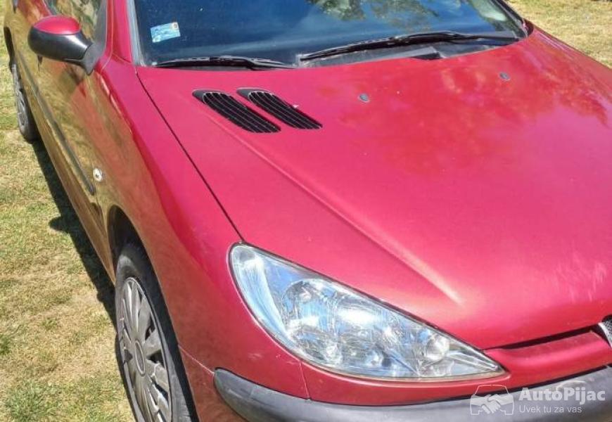 peugeot_206_14_crvene_boje_5_polovni_automobili_autopijac.rs