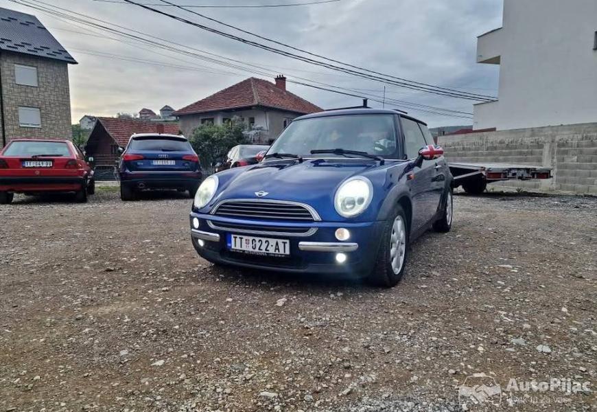 mini_one_2003_god_1_polovni_automobili_autopijac.rs