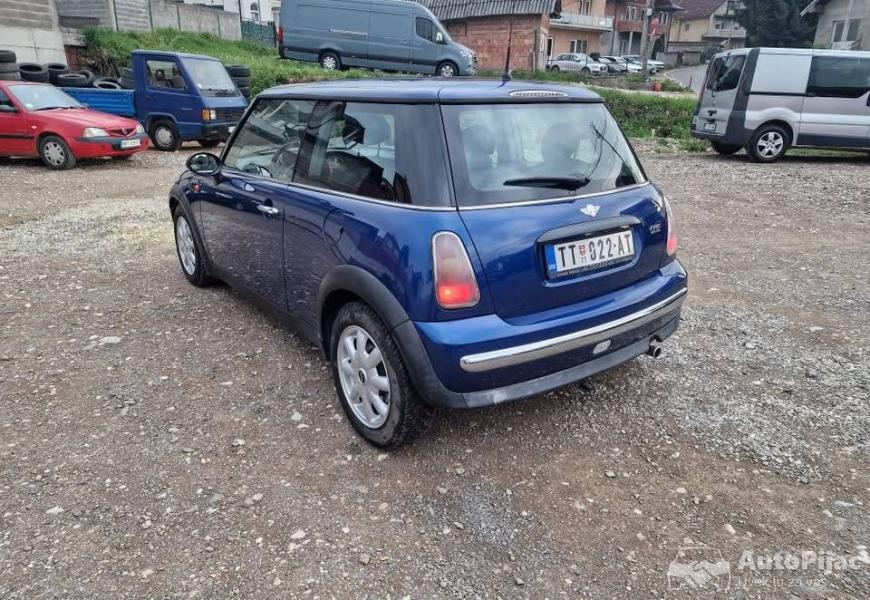mini_one_2003_god_2_polovni_automobili_autopijac.rs