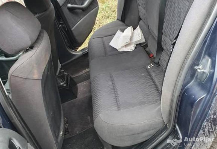 delovi_za_bmw_e46_karavan_318i_10_polovni_automobili_autopijac.rs
